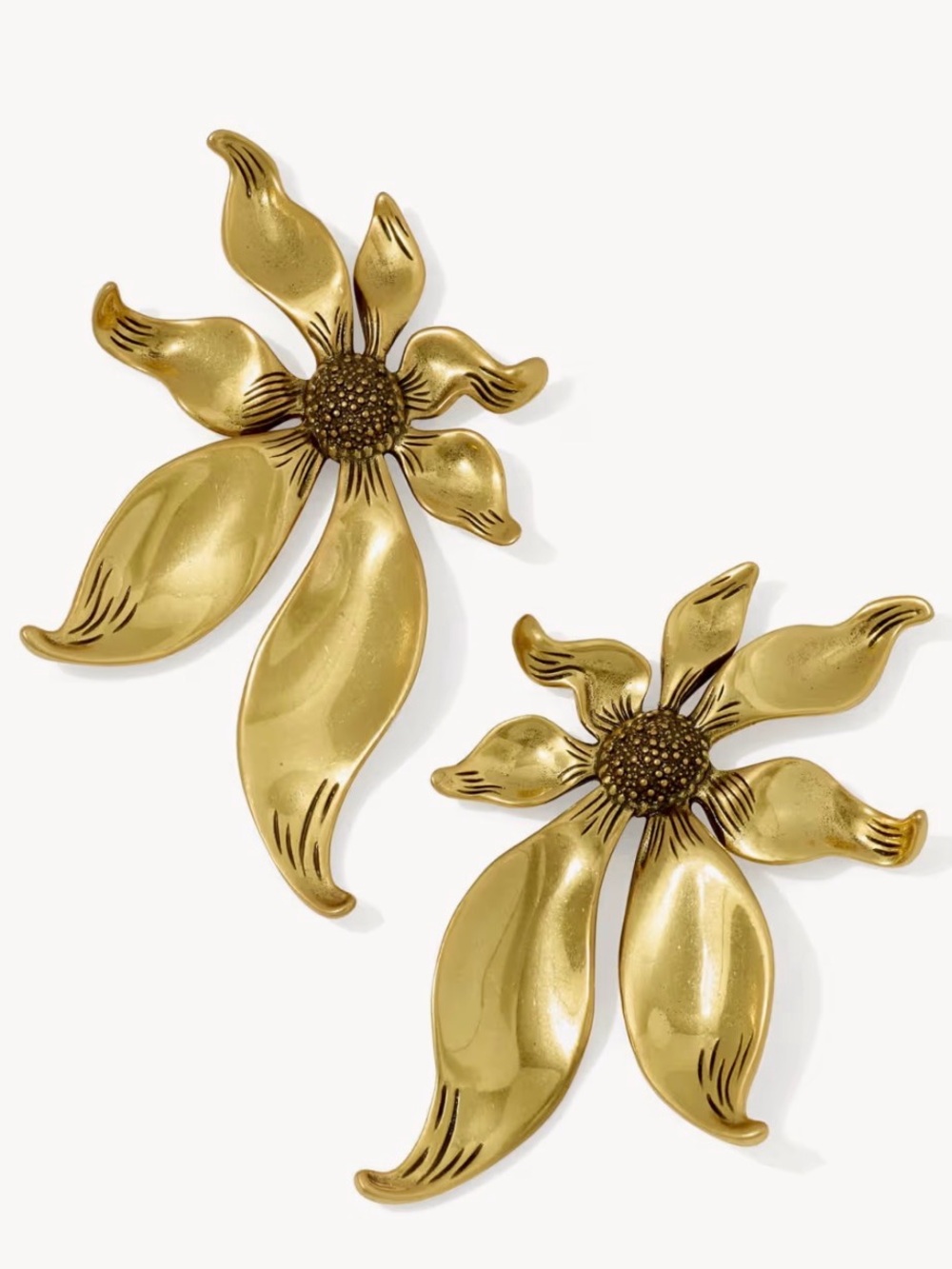 NWT! Kendra Scott Anya Flower Statement Earrings. 14K yellow gold over brass.